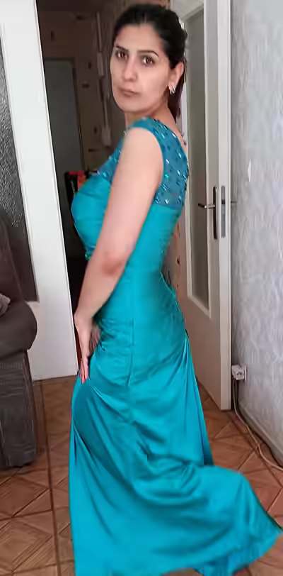 French MILF Cheats in Germany