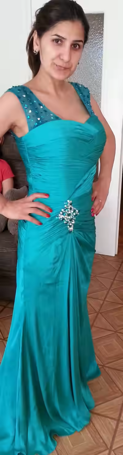 French MILF Cheats in Germany