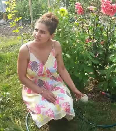 French MILF Cheats in Germany