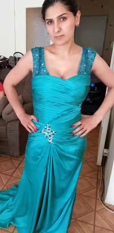 French MILF Cheats in Germany
