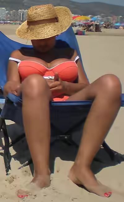 French MILF Cheats in Germany