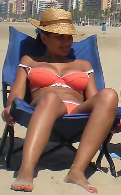 French MILF Cheats in Germany