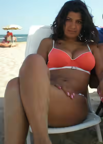 French MILF Cheats in Germany