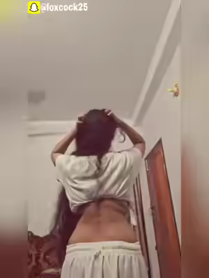 Bangladeshi Girl Flashes Big Boobs