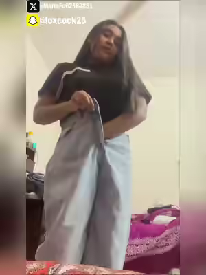 Bangladeshi Girl Flashes Big Boobs