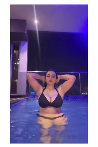 Bangladeshi Girl Shows Nudes and fucks Boyfriend