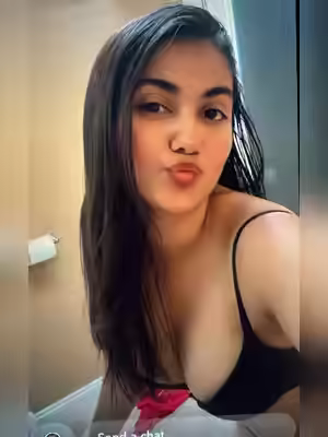 Famous Indian Randi Shows Boobs