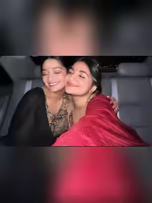 Famous Indian Randi Shows Boobs