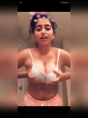 Pakistani SnapChat Fan Shows Big Tits