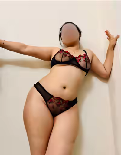 My Snapchat Fan: A Beautiful Bangladesh Figure Mummy