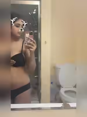 Indian Desi Girl Shows Big Boobs