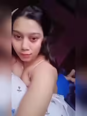 Chubb Woman Shows Big Boobs