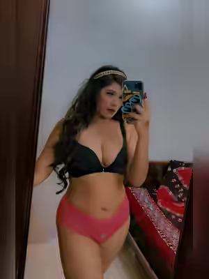 Indian Big Boobs Girl Shows Off