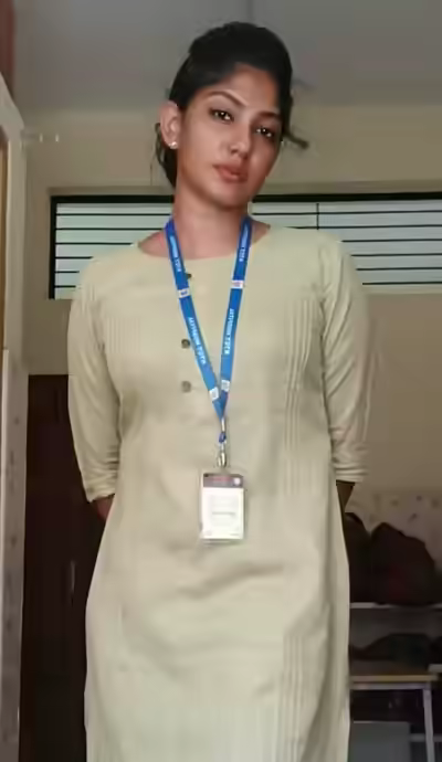 Kerala Indian Girl Gives Blowjob and Fingering