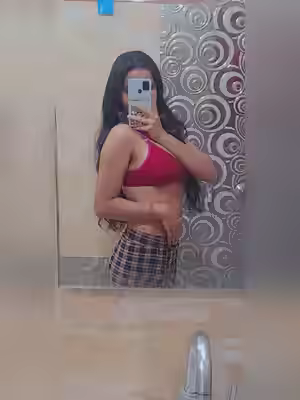 Desi Girl Shows Big Boobs