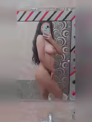 Desi Girl Shows Big Boobs
