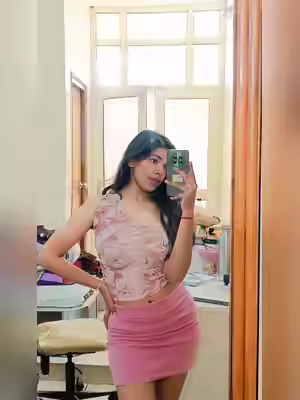 Indiana Girl Shares Boobs on Snapchat