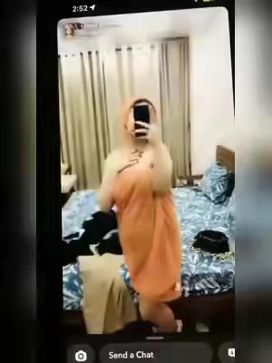 Bangladeshi Girl Sends Wet Pussy Snapchat