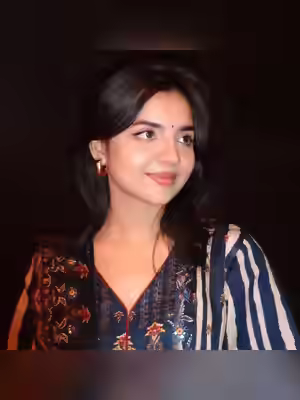 Indian Girl Shows Big Boobs to Her Boyfriend
