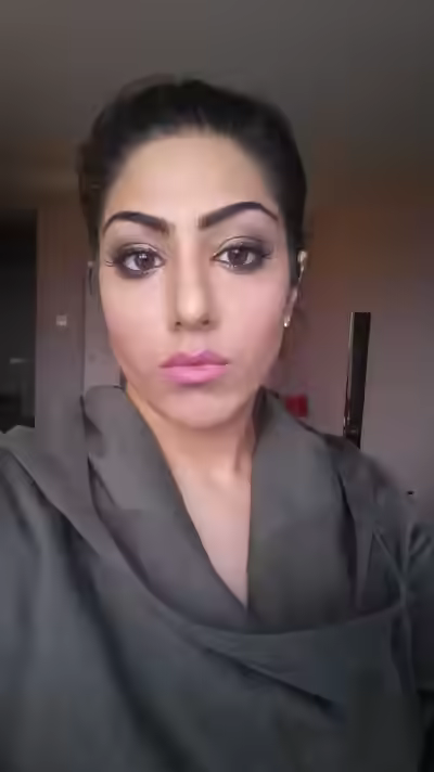 Fair Lady Becomes Naked Exposed Whore