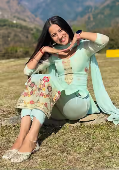 Viral Priya Exclusive泄漏照片 & 作品集