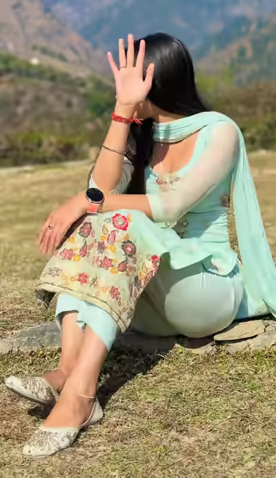 Viral Priya Exclusive泄漏照片 & 作品集