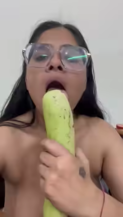 Chubby Milf Girl Sucking Dick and Vibrator