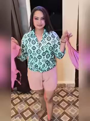 Famous Bangladeshi Model Maya Diba Teasing